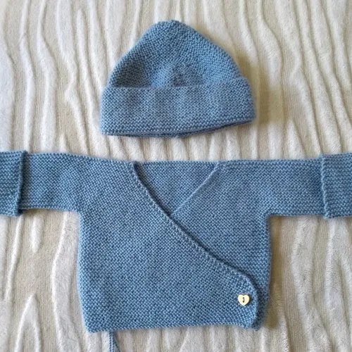 Ensemble naissance , laine 100%% mérinos , tricoté à la main , cadeau naissance